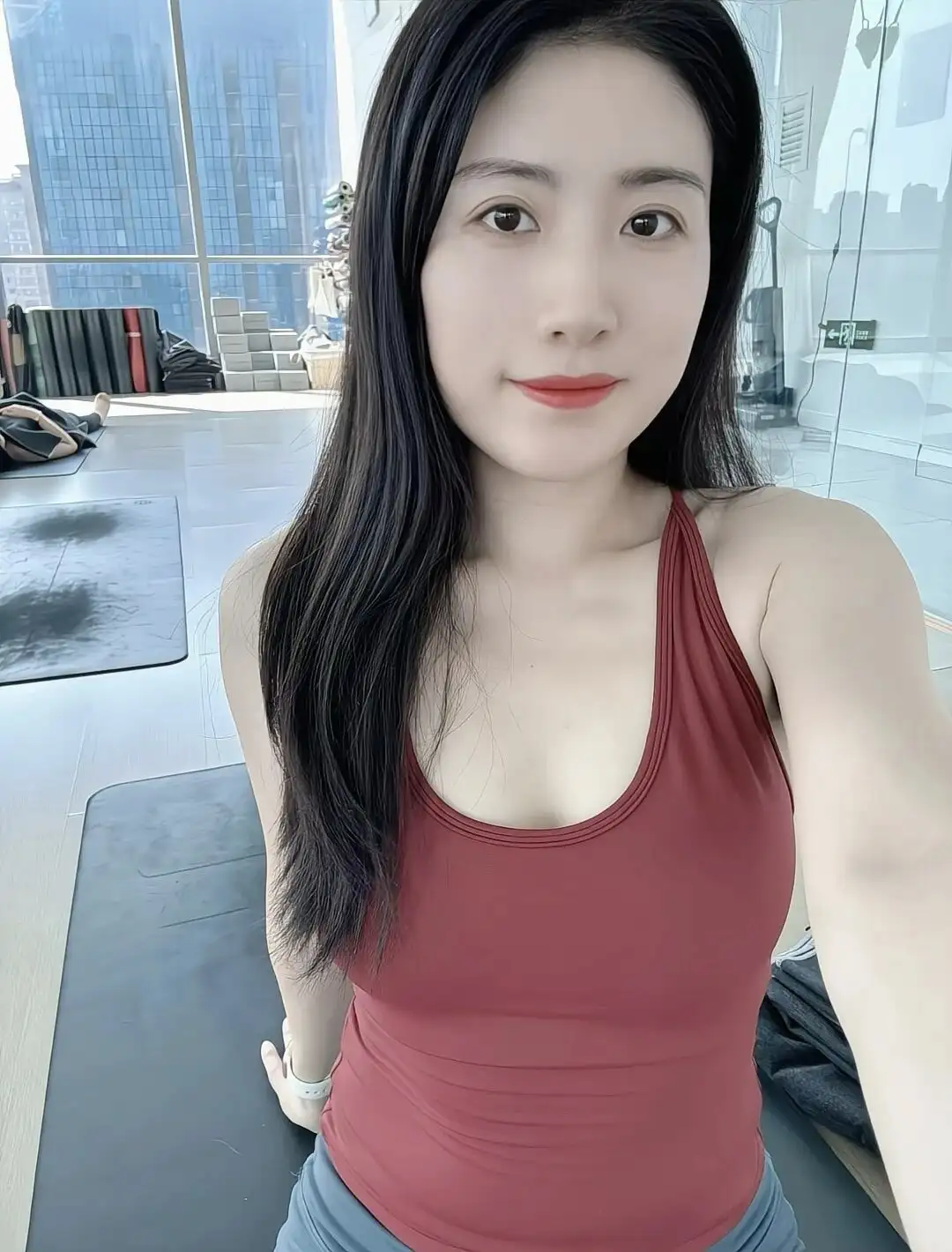 V2 930cb024495d1b5cc627f312a4dc0c71 1440w