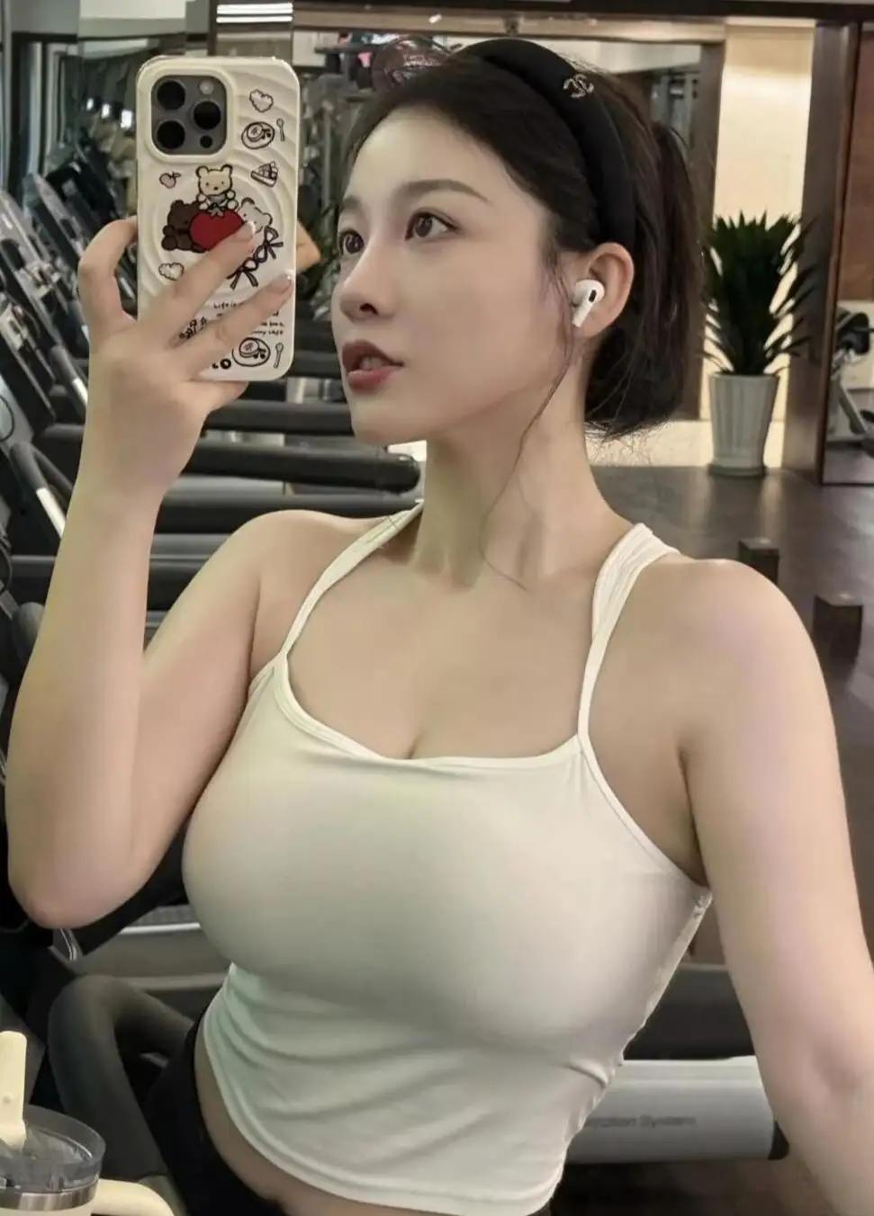 V2 1924518c81b00f66bf840720f582cc41 1440w